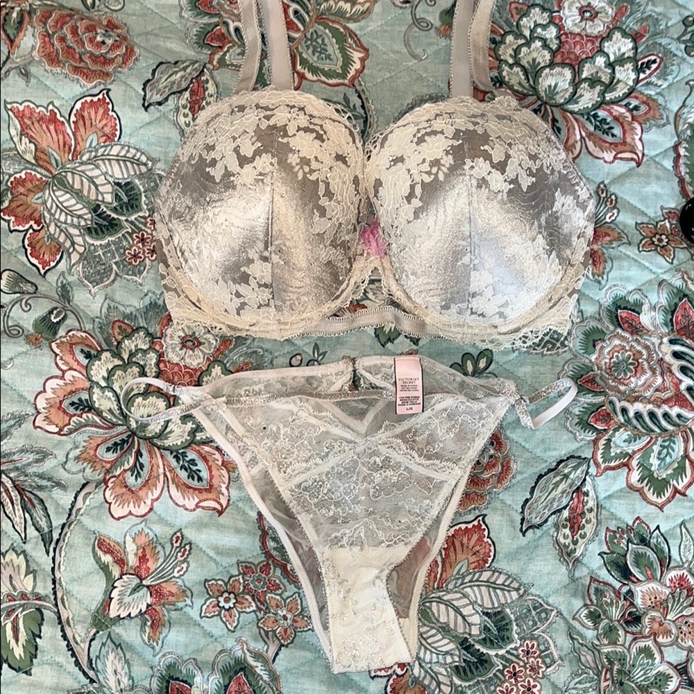 Dream Angels Victoria’s Secret lined Demi bra and panty set
